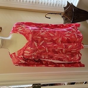 The North Face pink print Vneck top Long sleeve XL Excellent preowned condition…